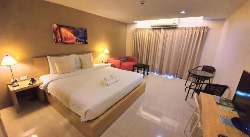 T5 Suites Pattaya Exterior foto